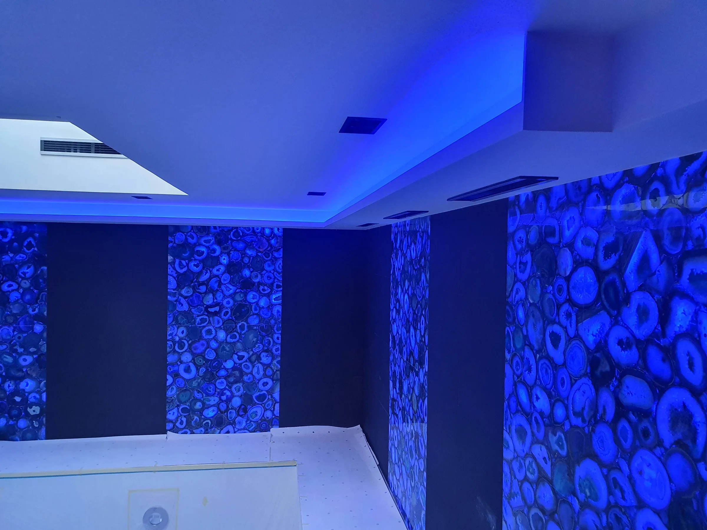 Panneaux d'agate bleue retro-eclaires avec ambiance LED et faux plafond
